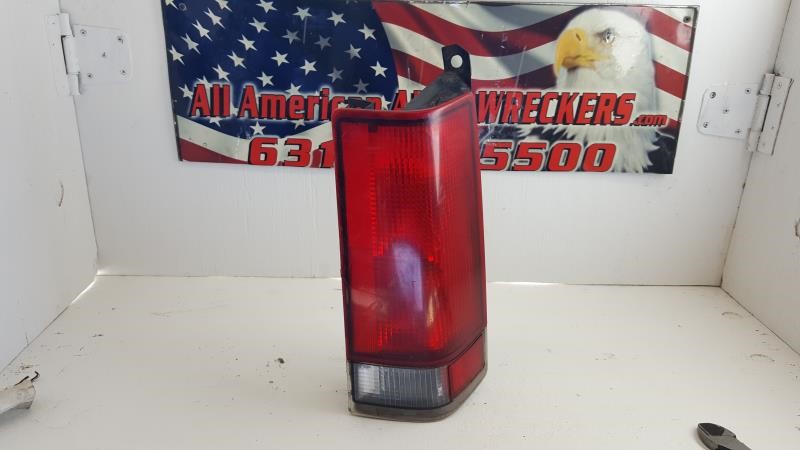 1998 CHEVROLET EXPRESS 2500 VAN  96-99 Taillight
