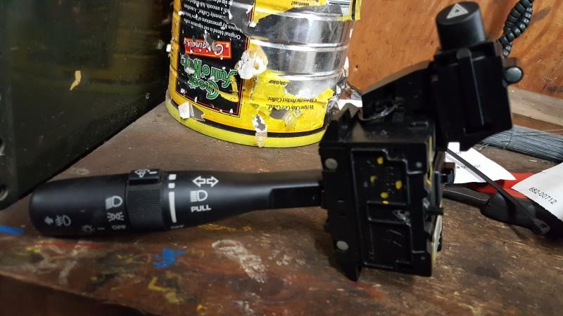 2001 JEEP GRAND CHEROKEE  99-04 Turn Signal W/fog Lamps W/o Automatic Headlamps Column Switch