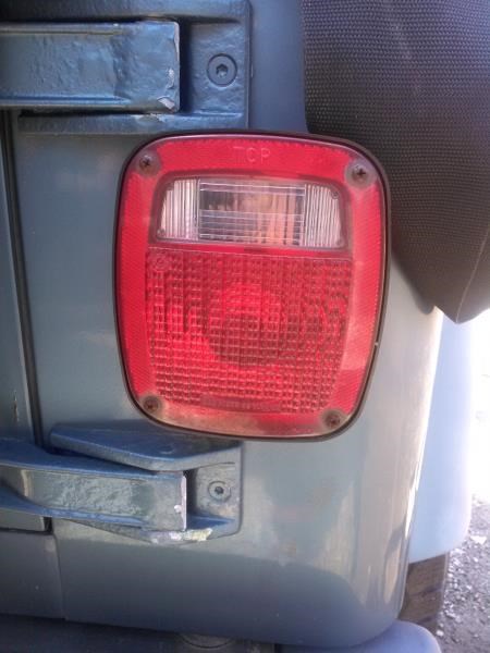 1999 JEEP WRANGLER  98-06 R. Taillight