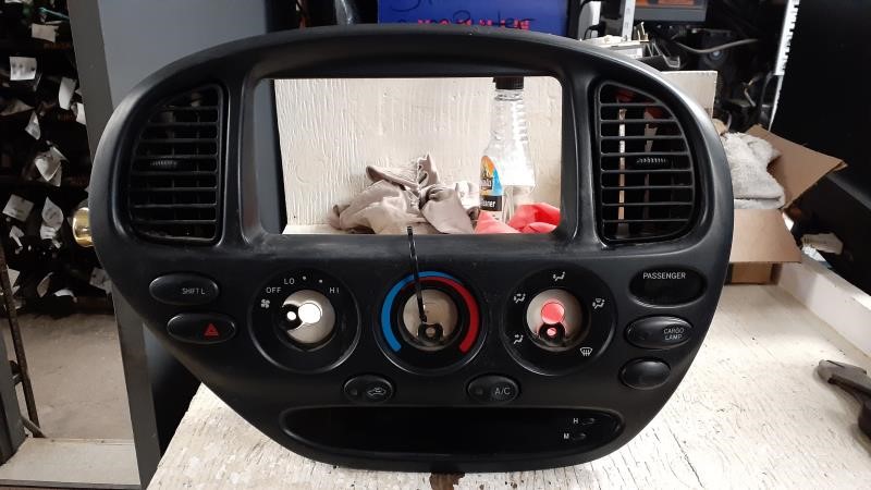 2005 TOYOTA TUNDRA Clock