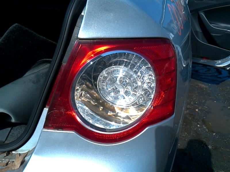VOLKSWAGEN PASSAT 2006-2007 Sdn, quarter panel mounted, R. Taillight