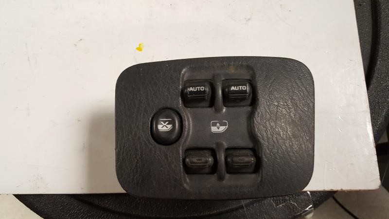 2005 SATURN VUE  04-05 Driver's; (lock) Front Door Switch
