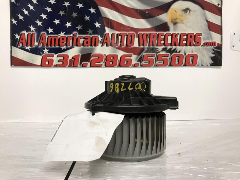 2004 TOYOTA SOLARA  04-08 SLE Blower Motor