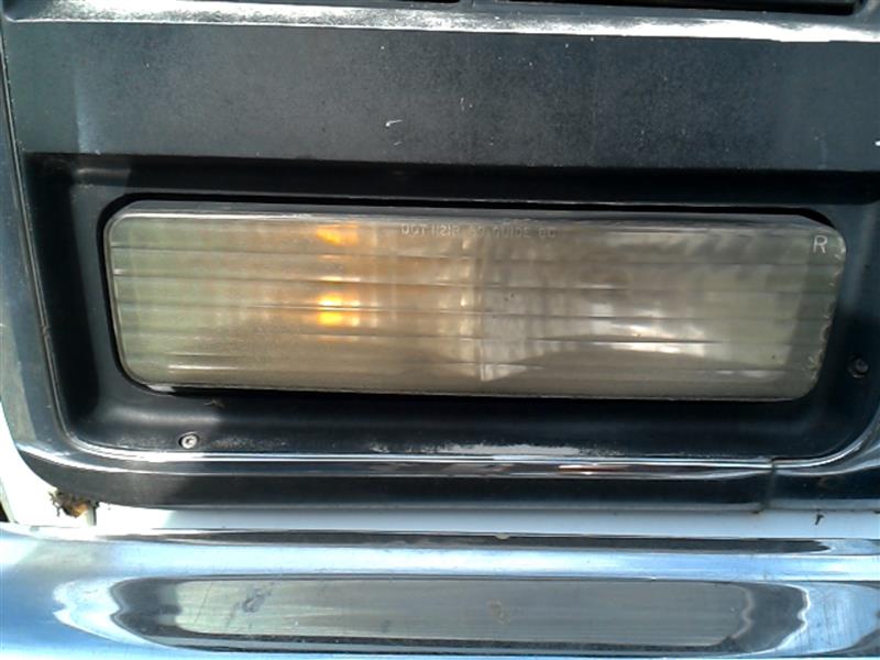 1984 GMC GMC 2500 PICKUP  88 Park Lamp-Turn Signal; Model VIN R/V (5th Digit) Single Headlamps (below Headlamps) Front Lamp