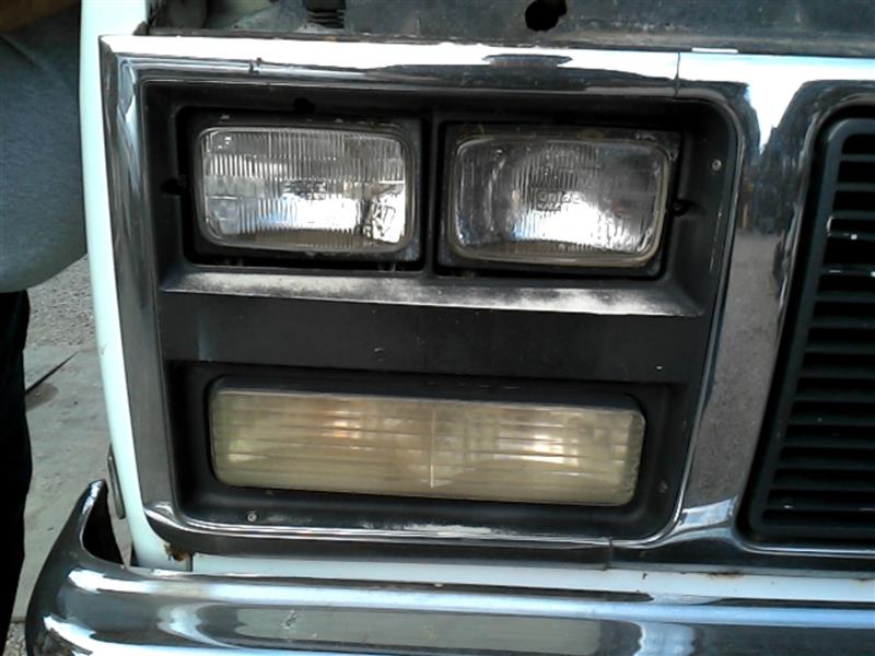 1984 GMC GMC 2500 PICKUP  83-84 Dual Headlamps Headlight Door-Cover