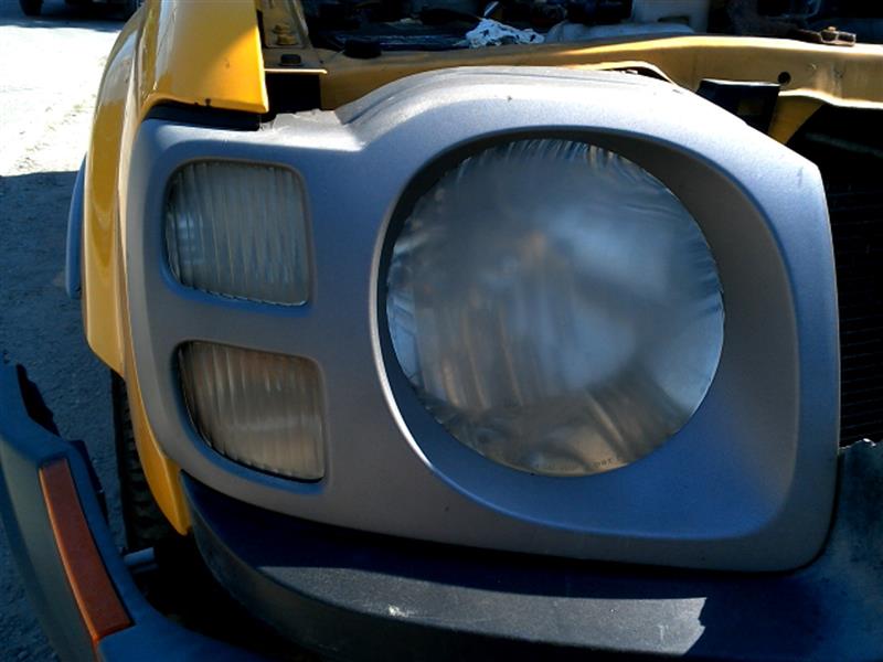 NISSAN XTERRA 2002-2004 SE, R. Headlight Assembly