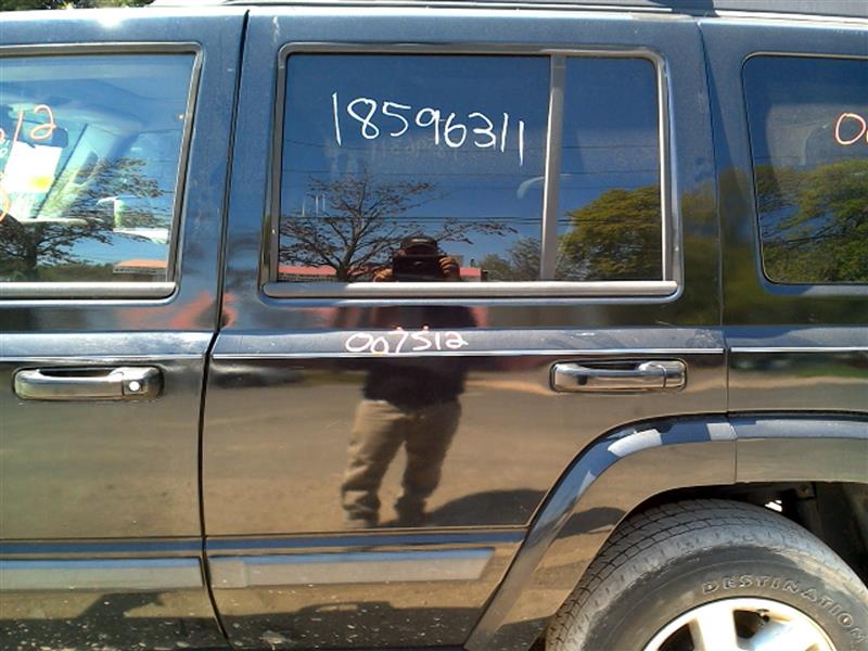 2007 JEEP COMMANDER  06-10 L. Door Assembly Rear Side