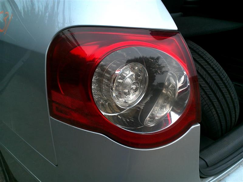 VOLKSWAGEN PASSAT 2006-2007 SW, quarter panel mounted, L. Taillight