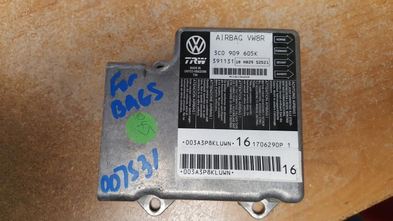 VOLKSWAGEN PASSAT 2006-2007 Air Bag (under center console), w/rear seat air bags (opt 4X4), w/dual battery, seat belt warning lamp and chime, opt 9P5 Chassis Control Module