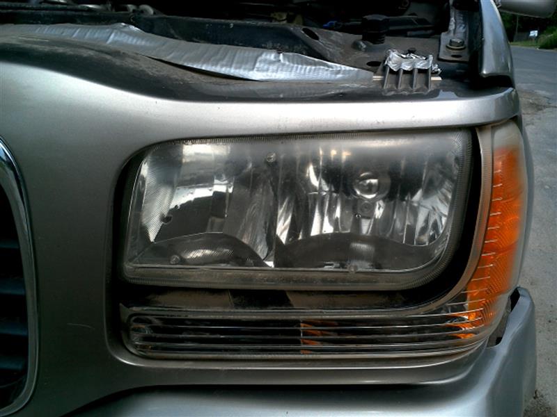 2000 CADILLAC ESCALADE  99-00 L. Headlight Assembly