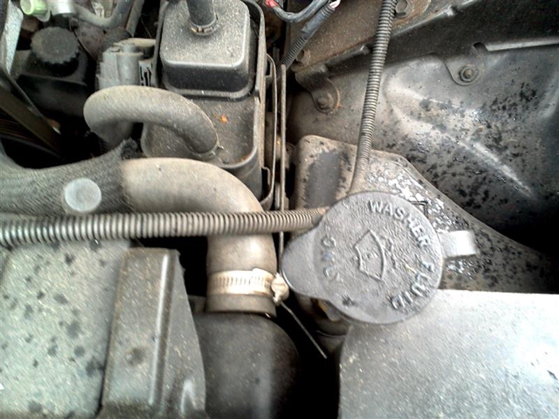 2000 CADILLAC ESCALADE  00 Wash Reservoir Assembly