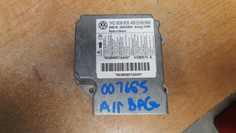 VOLKSWAGEN JETTA GLI 2007-2009 Air Bag (under center console), w/roof air bags, front side air bags (opt 4X3) Chassis Control Module