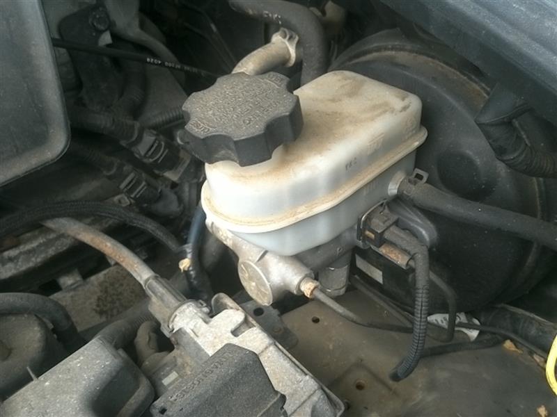 2005 KIA SORENTO  04-06 W/o ABS; MT Brake Master Cylinder