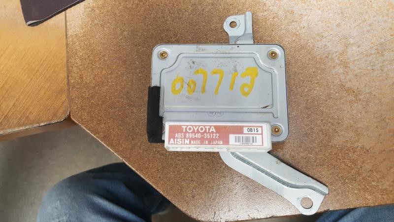 TOYOTA 4 RUNNER 1996-1997 ABS (RH dash), 4x4, ID 8954035120 Chassis Control Module