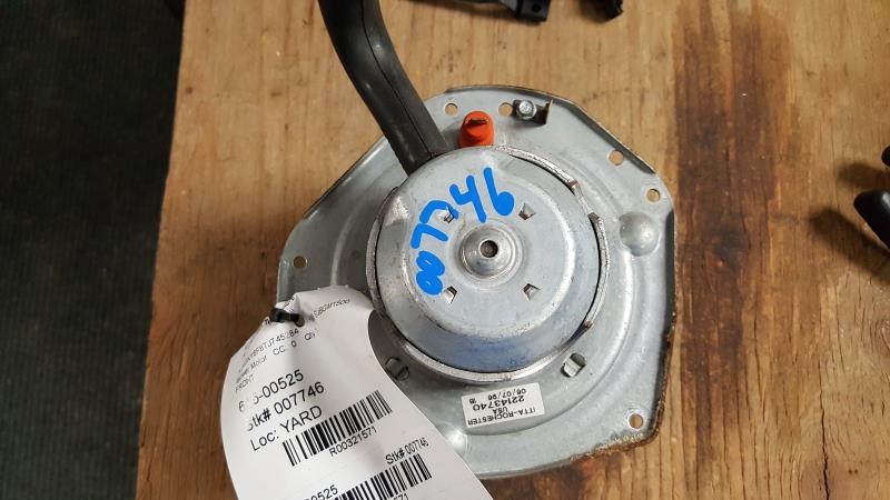 1996 GMC SUBURBAN 1500  93-96 Front Blower Motor