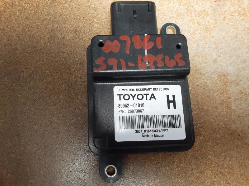 TOYOTA COROLLA 2009-2011 Air Bag occupant detection, (under passenger side front seat) Chassis Control Module