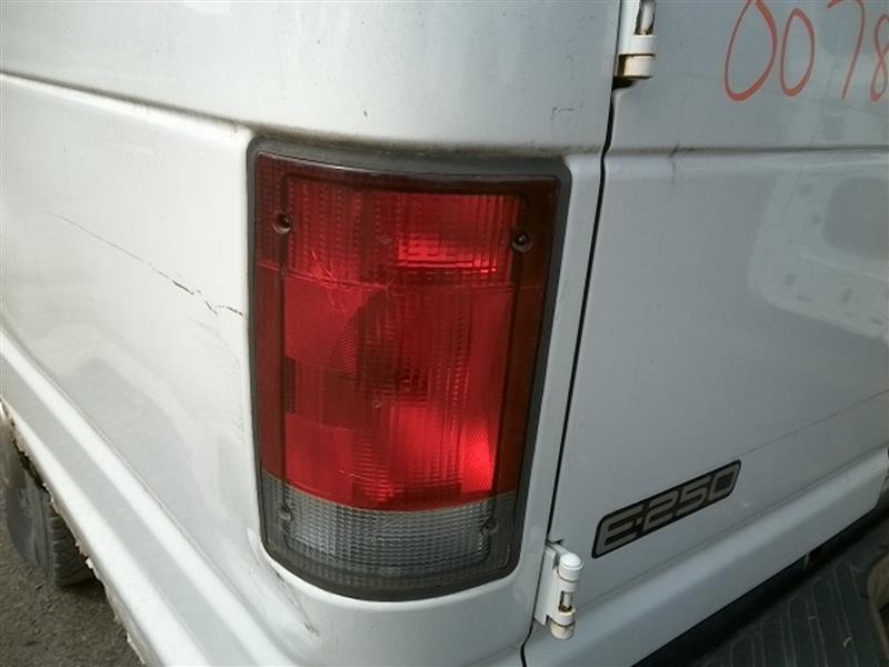 1999 FORD FORD E250 VAN  95-04 L. Taillight