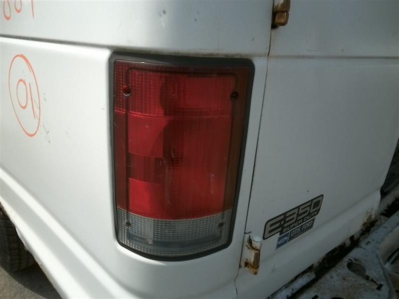 2001 FORD FORD E350 VAN  95-04 L. Taillight