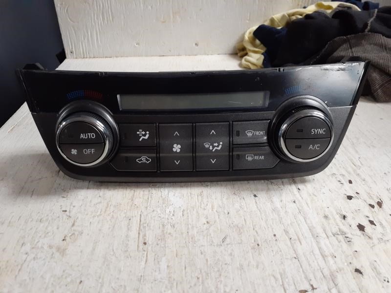 2015 TOYOTA RAV4  15 (gasoline) Automatic Temperature Control