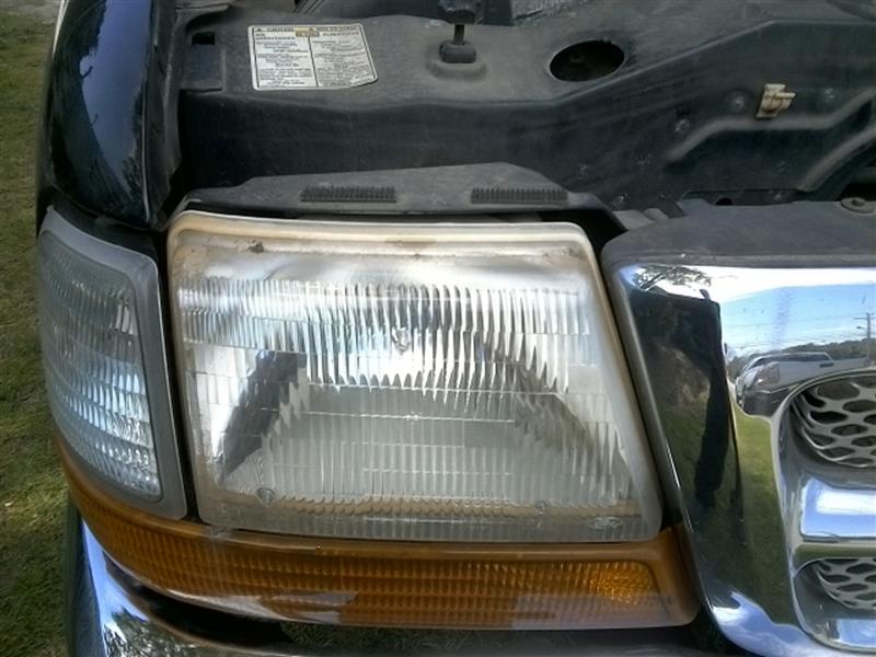 2000 FORD RANGER  98-00 R. Headlight Assembly