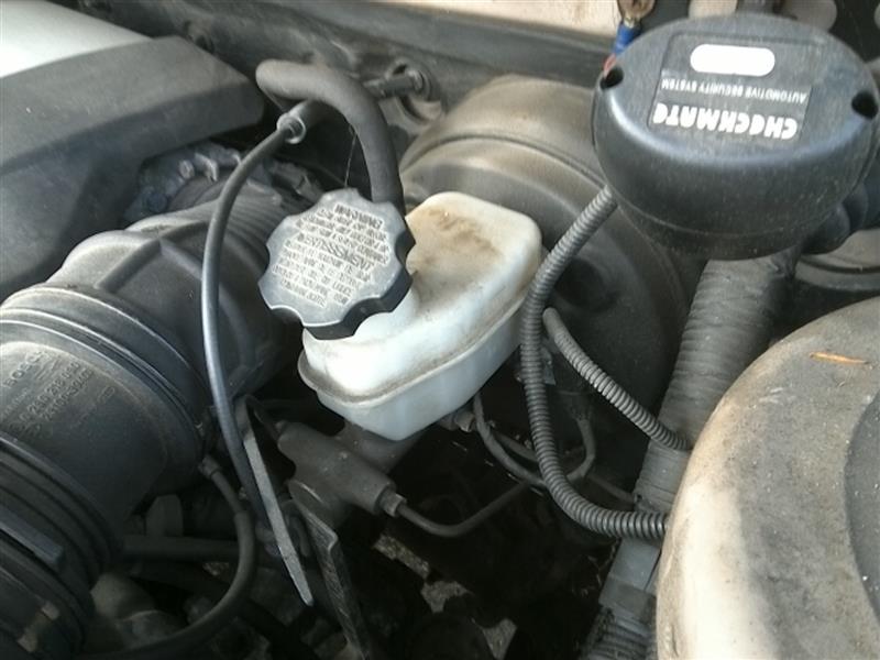 2005 KIA SEDONA  02-05 W/o ABS Brake Master Cylinder