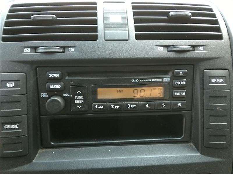 2005 KIA SEDONA  03-05 AM-FM-CD Player Radio Audio
