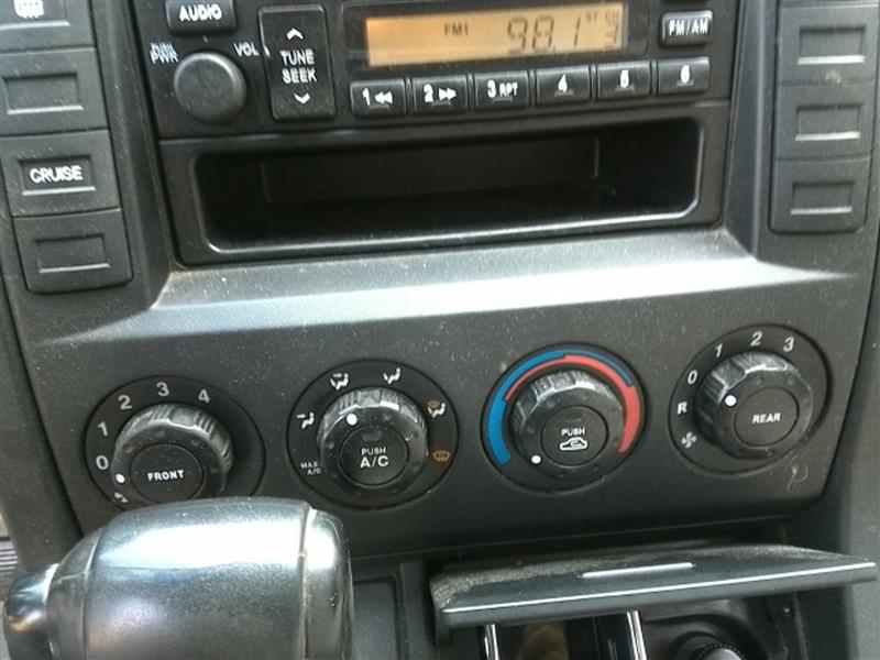 2005 KIA SEDONA  02-05 Dash Mounted Temperature Control