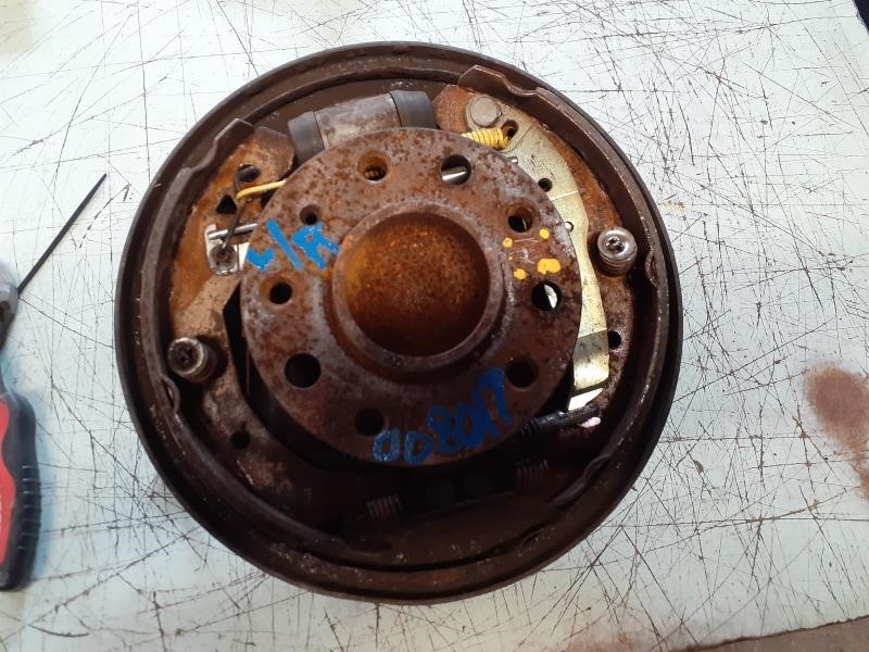 2003 SATURN SATURN L SERIES  00-05 L. Rear Knuckle Stub