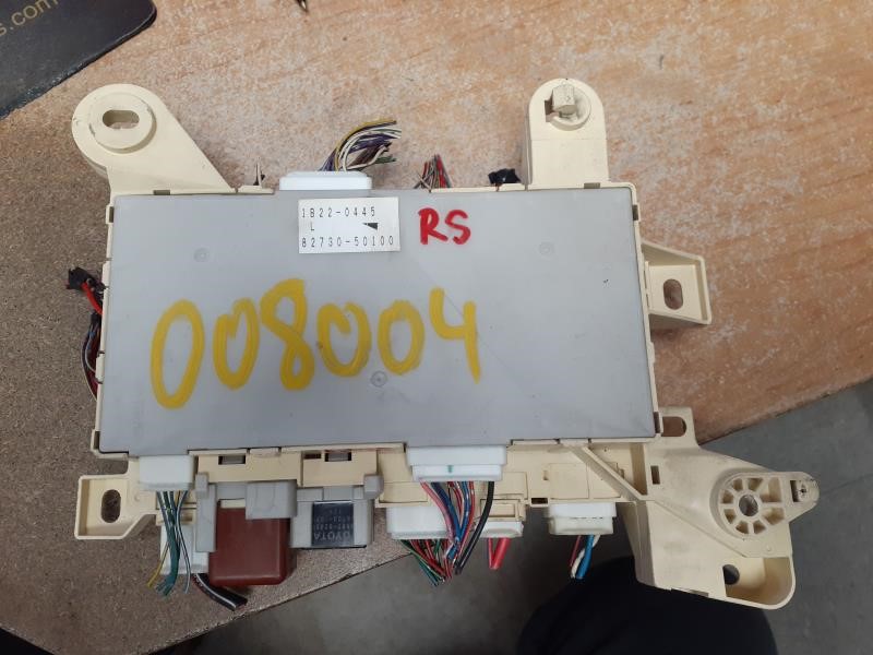 2001 LEXUS LEXUS LS430  01-06 R. Fuse Box Engine
