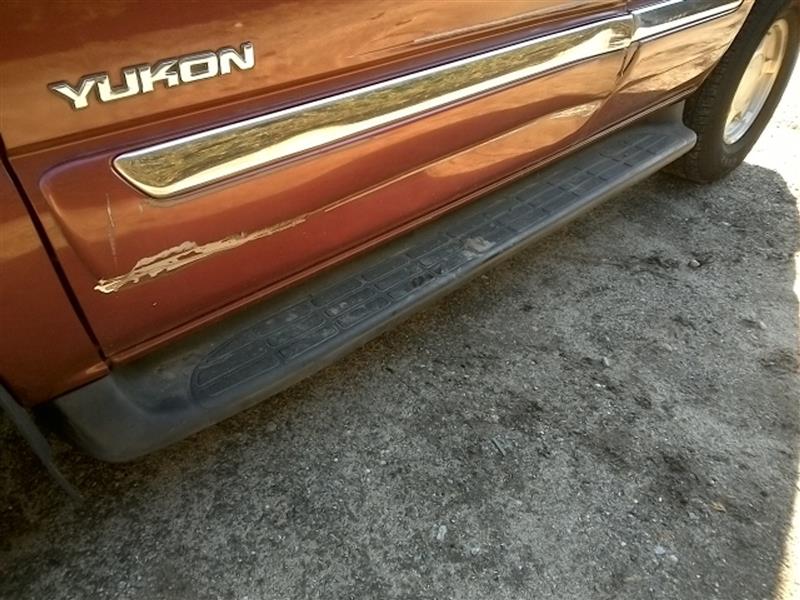 2003 GMC YUKON Running Board