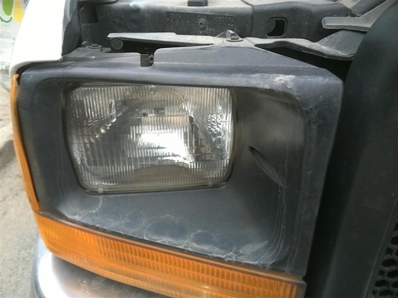 2001 FORD FORD F350SD PICKUP  99-04 Sealed Beam (halogen) R. Headlight Assembly