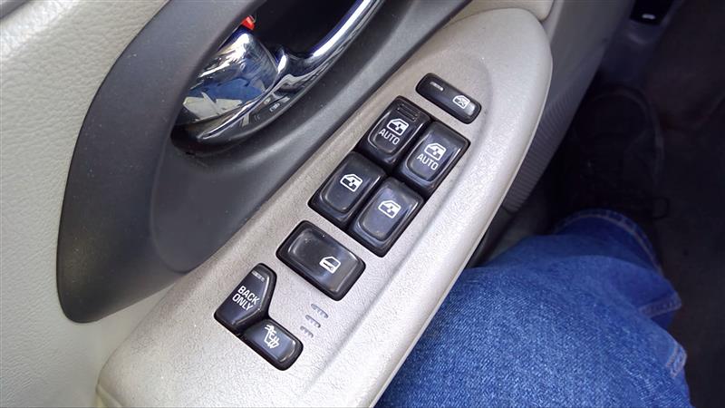 2005 CHEVROLET TRAILBLAZER  EXT 05 Driver's; Master W/heated Seats (opt KA1) W/o International Symbols Front Door Switch