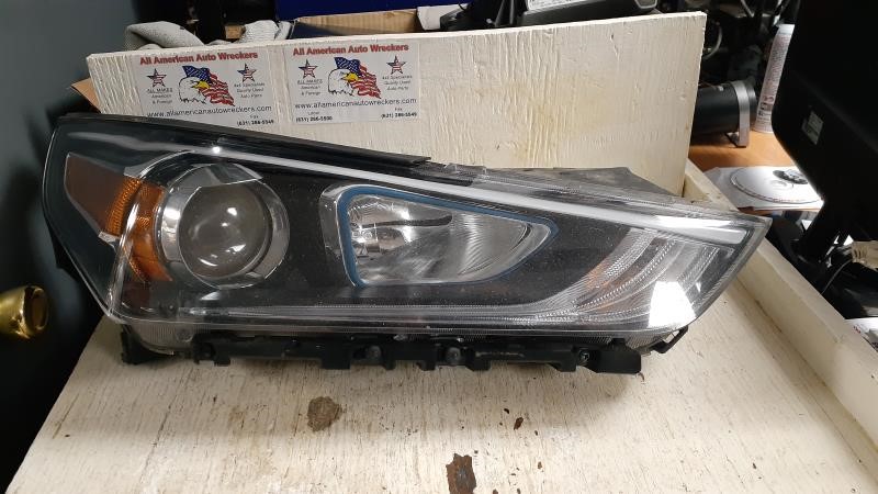 2018 HYUNDAI IONIQ  17-19 Halogen VIN D (8th Digit PHEV) R. Headlight Assembly
