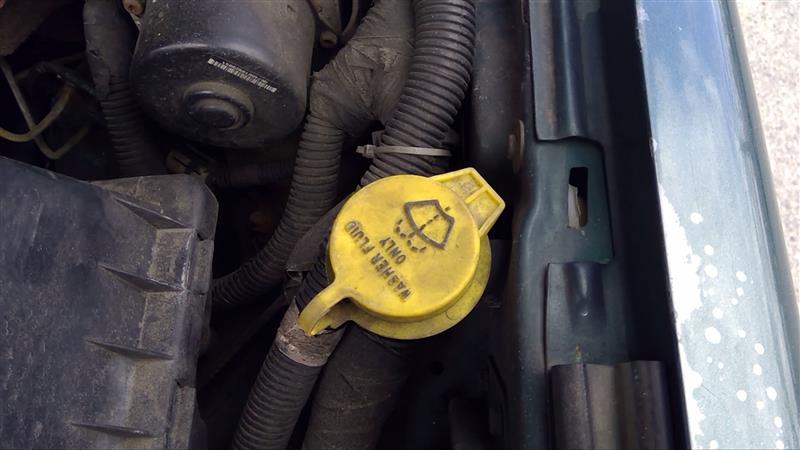 2000 JEEP CHEROKEE  00-01 (LHD) W/fluid Level Sensor Wash Reservoir Assembly
