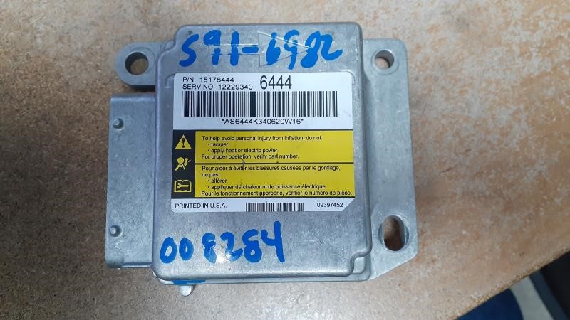 2004 CHEVROLET COLORADO  04 Air Bag; (on Transmission Tunnel) W/o Roof Air Bags; Extended Cab (4 Dr) ID 12229340 Chassis Control Module