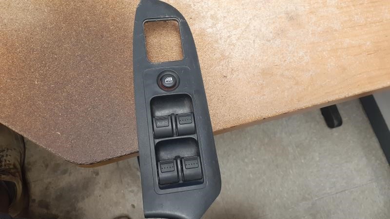 2005 HONDA CR-V  02-06 Driver's; Window (master) Japan Built (VIN J 1st Digit) Front Door Switch