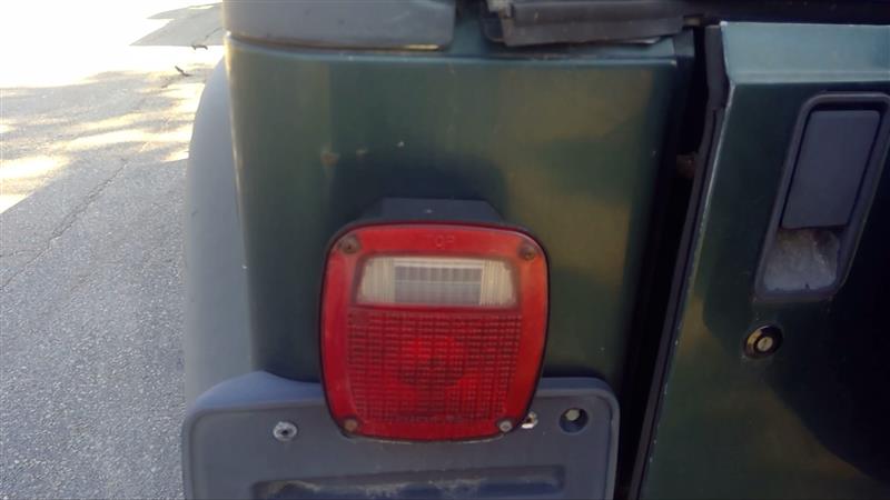 1999 JEEP WRANGLER  98-06 L. Taillight