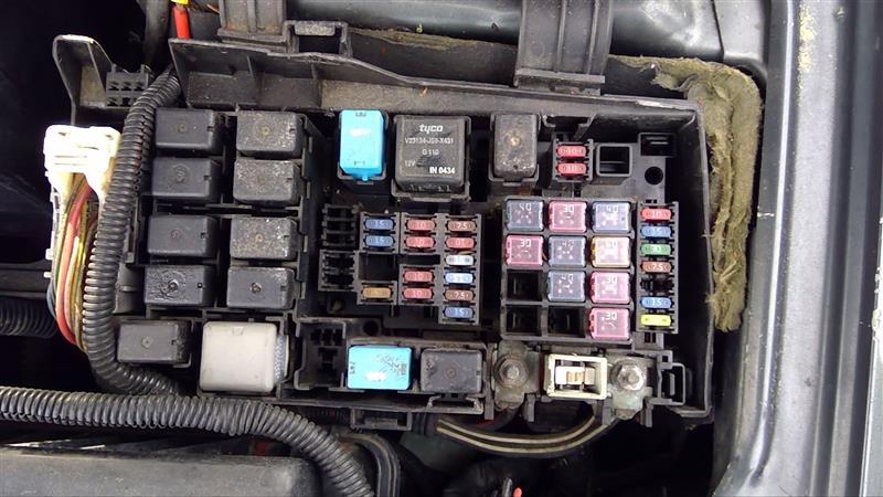 2005 MAZDA MAZDA 6 03-05 3.0L Fuse Box Engine