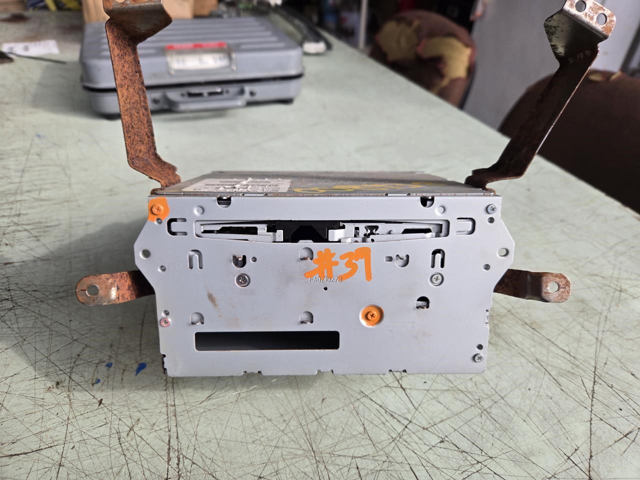 Annオーダーページ 2011 NISSAN PATHFINDER 08-12 Receiver (AM-FM-stereo-CD) 6 Disc