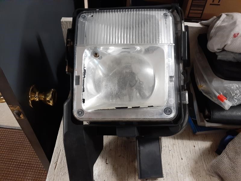 2007 CADILLAC SRX  04-09 Fog-Driving; (bumper Mounted) L. Front Lamp