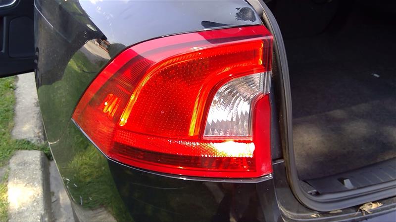 VOLVO 60 SERIES 2011-2013 S60, quarter panel mounted, L. Taillight