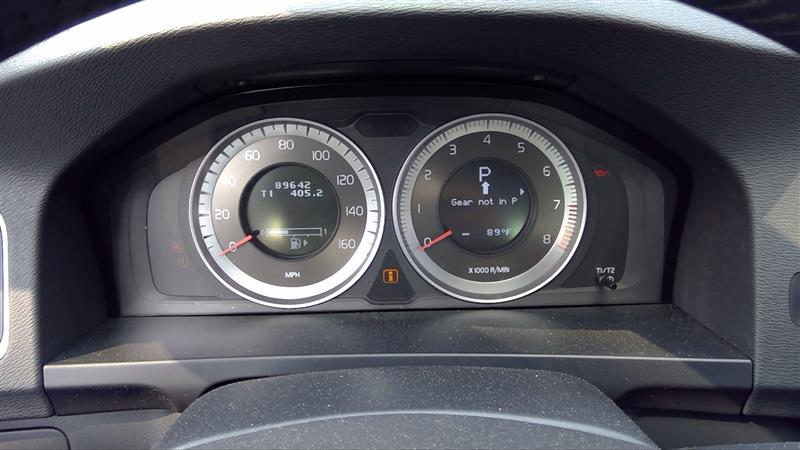 VOLVO 80 SERIES 11 (cluster), MPH, from VIN 142798, w/metallic face Speedometer Head Cluster