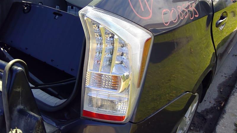 2011 TOYOTA PRIUS  10-11 R. Taillight