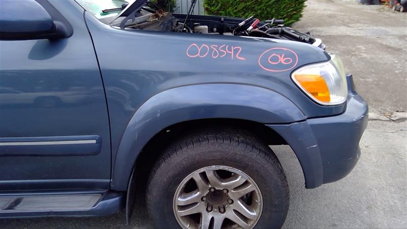 TOYOTA SEQUOIA 2005-2007 R. Fender