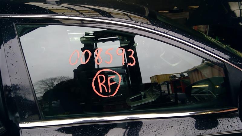 2014 NISSAN SENTRA  13-16 R. Door Glass Front