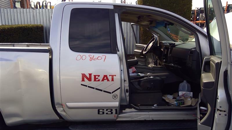 2004 NISSAN TITAN  04-15 King Cab W/body Side Moulding R. Door Assembly Rear Side