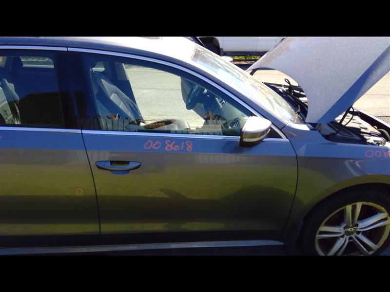 2015 VOLKSWAGEN PASSAT  13-15 (electric) W/o Memory; R. Door Assembly Front