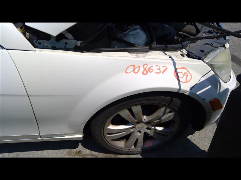 2009 MERCEDES-BENZ MERCEDES C-CLASS  15 204 Type; C350 (Cpe) R. Fender