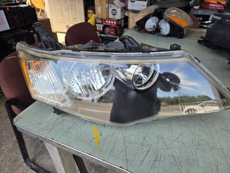 MITSUBISHI OUTLANDER 2007 w/o xenon R. Headlight Assembly