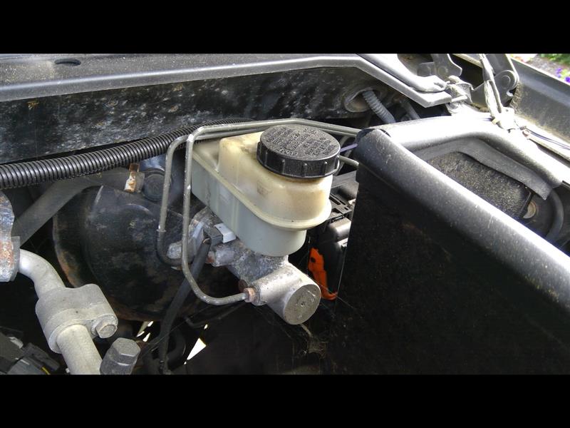 2006 NISSAN TITAN  04-07 W/o Vehicle Dynamic Control; 4x2 W/o Heavy Duty Suspension Brake Master Cylinder